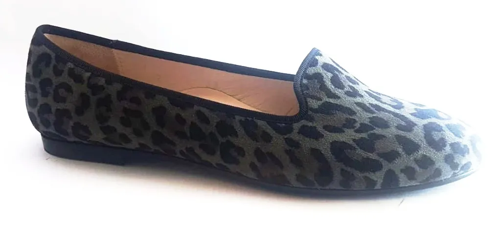 Beberlis Leopard Ceniza Slip On Flats